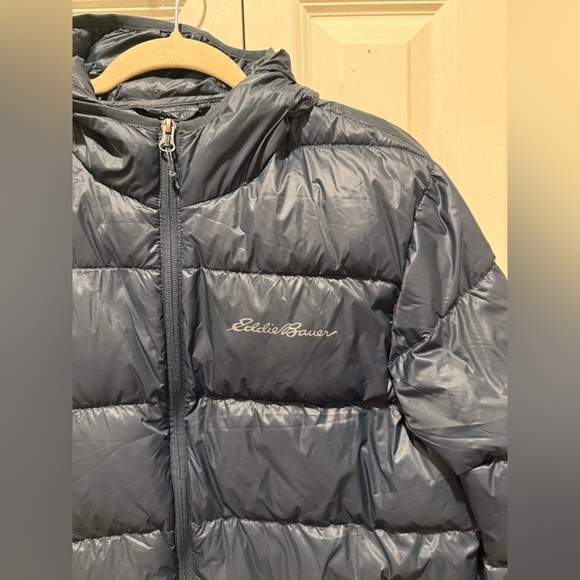 Eddie Bauer Wide Channel Hooded Down Jacket 650Fill Power in Storm,size M - Picture 6 of 8